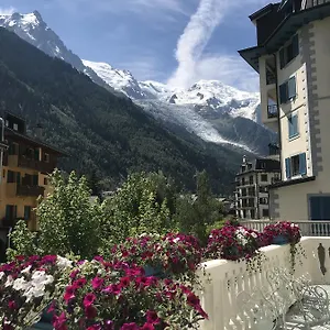 Grand Des Alpes Отель Шамони