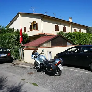 https://la-casa-di-sandra.it-tuscanyhotel.com